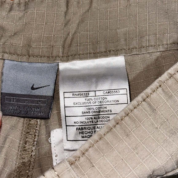 Vintage Nike Cargo Shorts - Picture 3 of 8